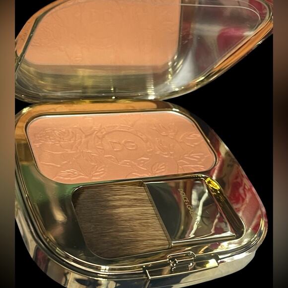 Dolce & Gabbana Lipstick, Eyeshadow, Blush and Setting Powder 4 Piece set - Picture 5 of 5